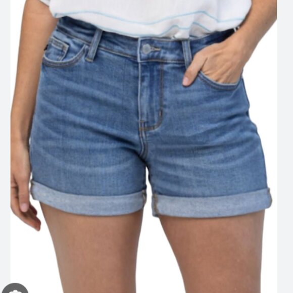 Judy Blue Mid-Rise Distressed Denim Cuffed Shorts Size 27‎ - Picture 1 of 16